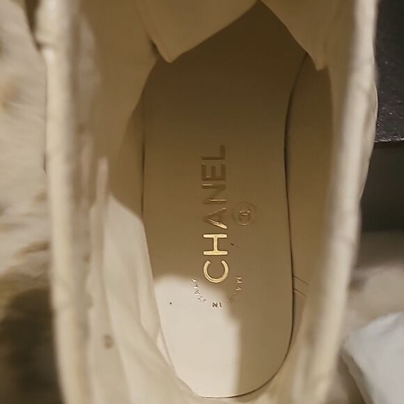 Ladies like new Chanel Laceup boots - Picture 7 of 16